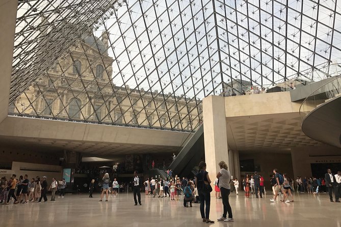 Louvre Museum Masterpieces Skip-the-Line and Small-Group Tour - Navigating the Louvre With Ease