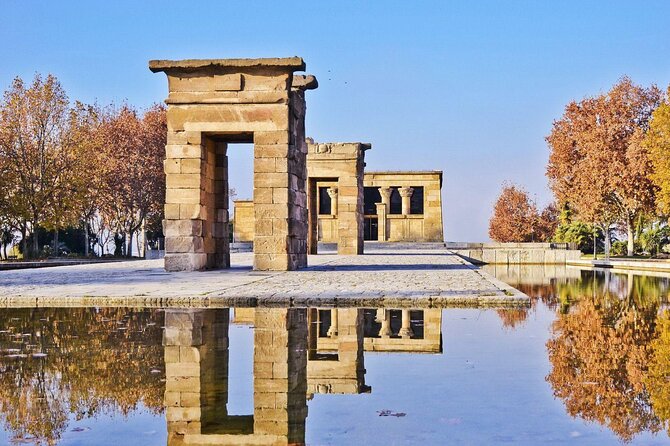 Madrid Best Walking Tour, City Highlights With an Official Guide - Plaza De Oriente and Royal Palace