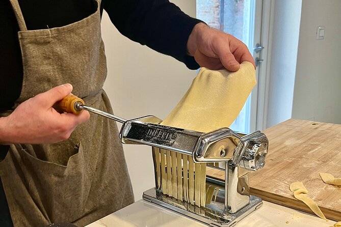 Market Tour and Cooking Class With a Venetian Chef - Exploring the Rialto Market
