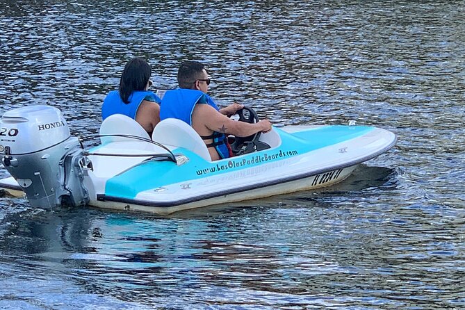 Mini Powerboat Rental - Ease of Driving for First-Time Boaters
