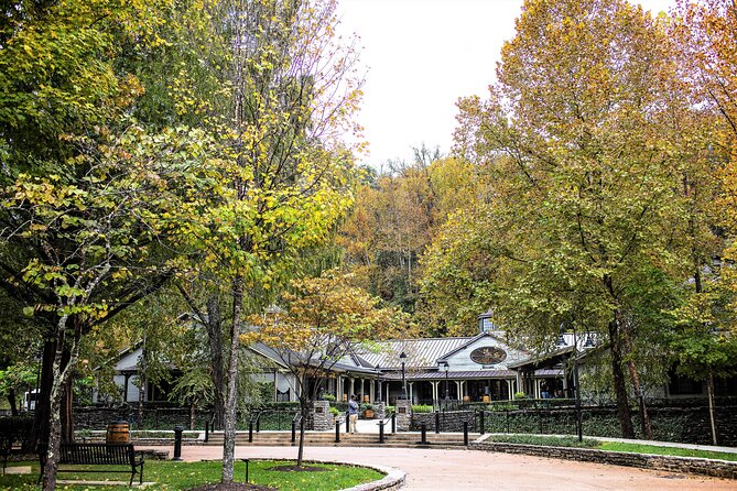 Nashville to Jack Daniels Distillery Bus Tour & Whiskey Tastings - Dining Reservations
