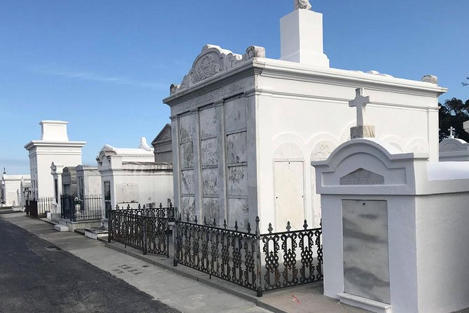 New Orleans City and Cemetery 2-Hour Bus Tour - French Quarter Exploration