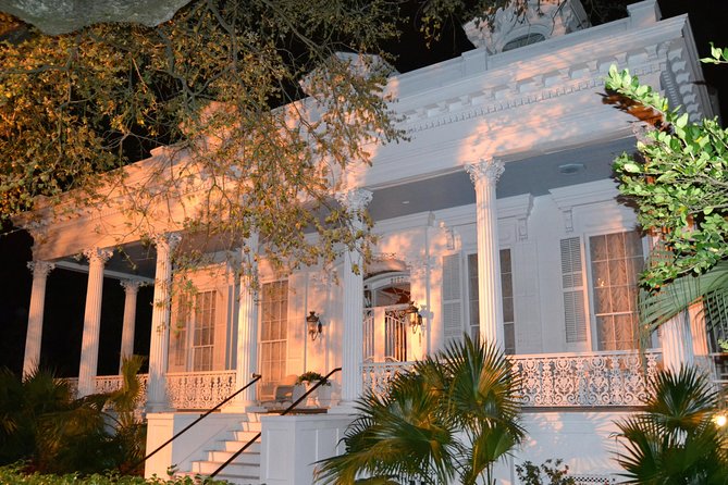 New Orleans Garden District and Lafayette Cemetery Tour - The Charm of the Garden District