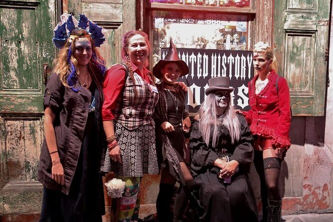 New Orleans Haunted Pub Crawl - Sipping Drinks at Local Bars Off the Beaten Path