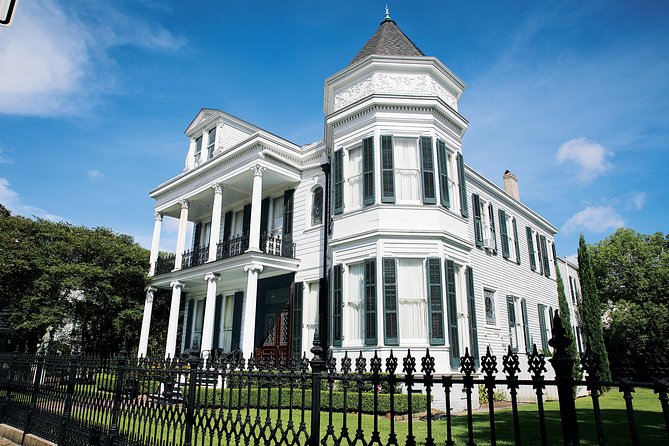 New Orleans Homes of the Rich and Famous Tour of the Garden District - Meeting and Pickup Details