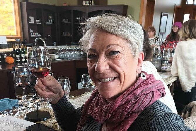 NON BUS 4 Winery Traverse City Wine Tour on Old Mission Peninsula - What to Expect During the Winery Tour