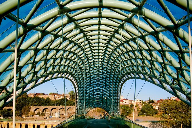 Old Tbilisi Tour – Private Walking Tour With Wine-Tasting - Praise for Knowledgeable and Engaging Guides