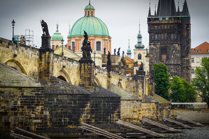 Old Town, Astronomical Clock & Underground Tour With Pragueway - Knowledgeable and Engaging Guides