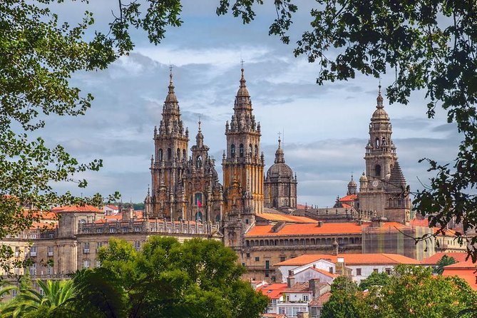 Porto: Santiago De Compostela and Valença Do Minho Day Trip - Transportation and Logistics