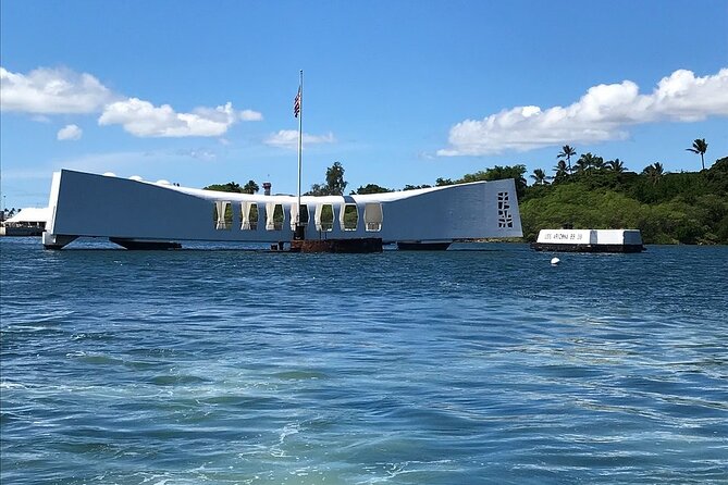 Private Pearl Harbor and Honolulu City Tour - Discovering Honolulu City