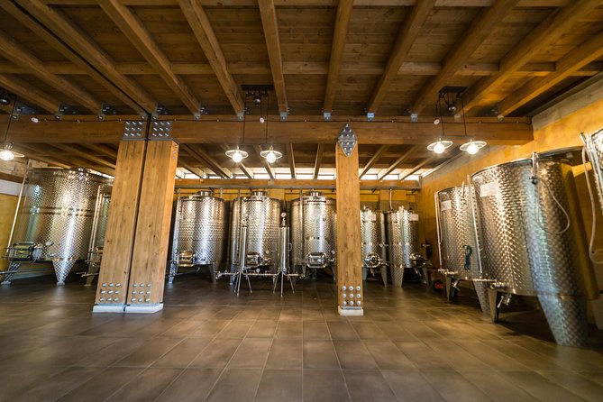 Private Pompeii Wine Tasting With Lunch - Dietary Accommodations and Language Support