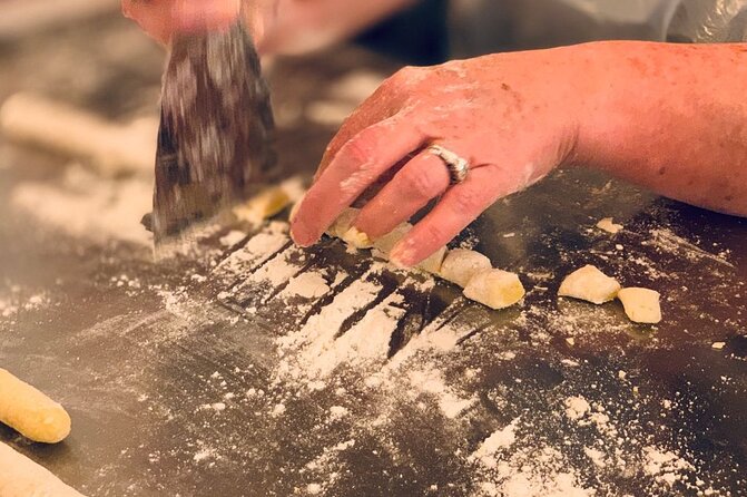 Rome Cooking: Pasta & Tiramisu Making, Free-Flowing Fine Wine - Meeting Point and Accessibility