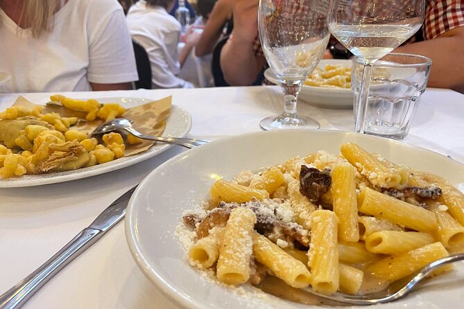 Rome in the Evening Cannondale EBIKE Tour With Optional Dinner - Discover the Trevi Fountain at Night