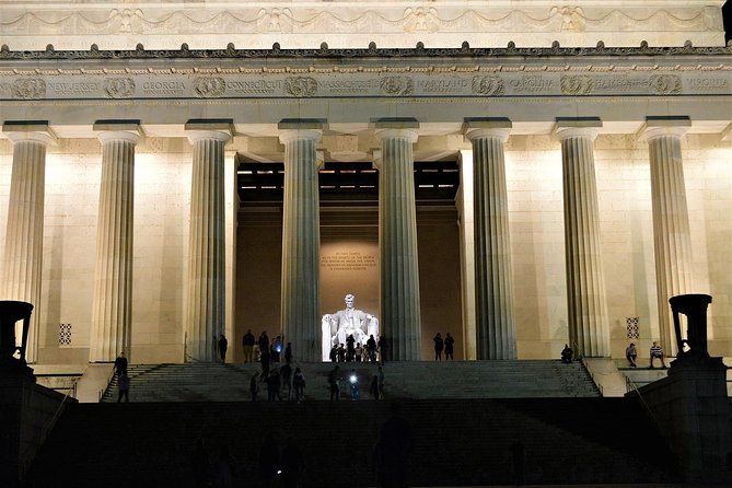 Small Group National Mall Night Tour With 10 Top Attractions - Tour Accessibility
