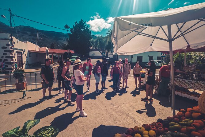 The Red Canyon Tour - Small Group Trip With Local Food Tasting ツ - Immerse Yourself in the Local Culture