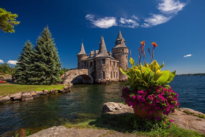 The Ultimate Heart of 1000 Islands Sightseeing Boat Tour - Picnic Lunch and Onboard Amenities