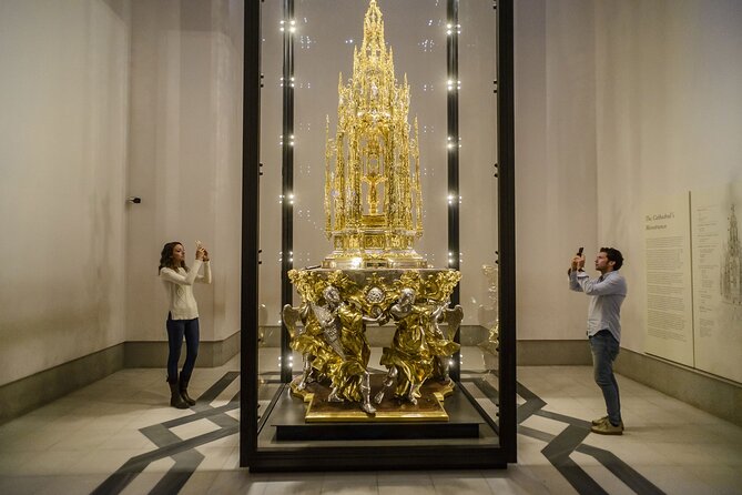 Toledo Tour: Cathedral & 8 Monuments With Pick-Up From Madrid - Discovering the Historic Center