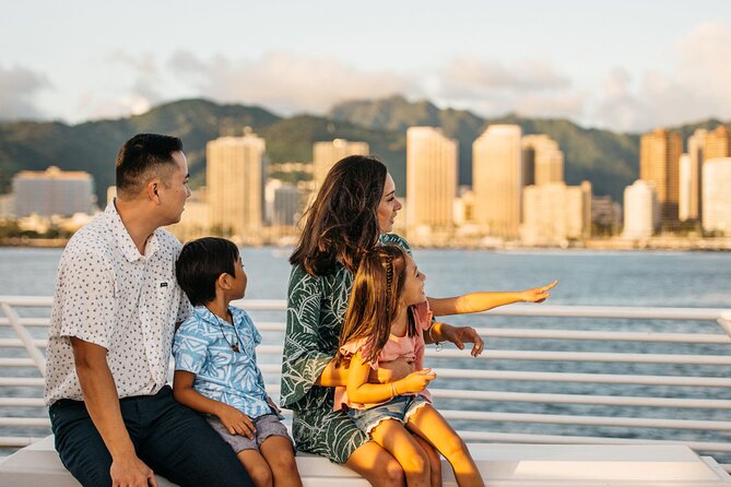 Waikiki Sunset Cocktail Cruise Aboard the Majestic by Atlantis - Full-Service Bar and Refreshments