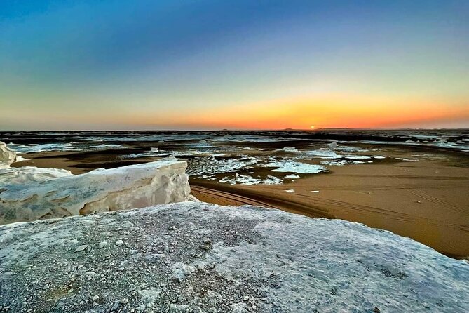 White & Black Desert Camping Tour 2 Days 1 Night From Cairo - Group Size and Dining