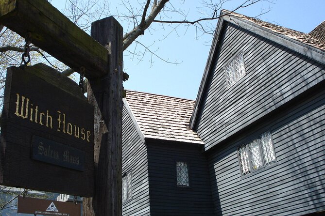 1692 Salem Night Walking Tour - What to Expect on the Tour