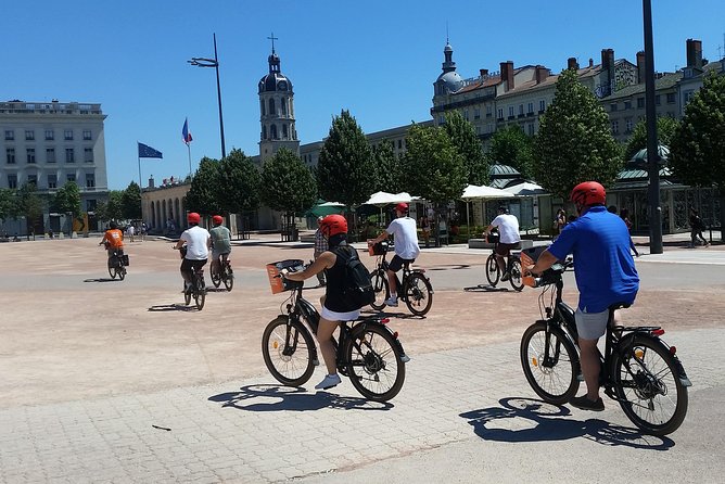 2h - Electric Bike Tour of Lyon With a Local Guide - The Comfort and Convenience of Electric Bikes