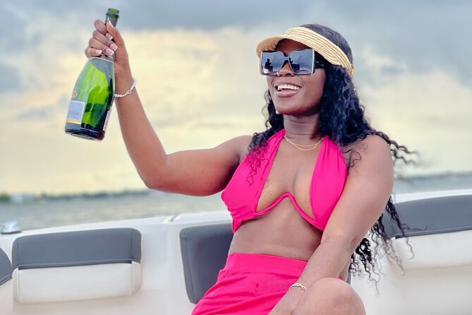 2Hr Private Boat Tour Miami Beach, Captain & Champagne, & Sandbar - Making the Most of Your Private Boat Adventure