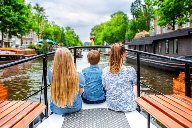 Amsterdam Small-Group Canal Cruise With Dutch Snacks and Drink - Indulging in Dutch Delicacies