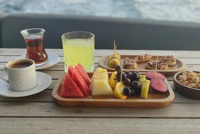 Bosphorus Sunset Cruise on Luxury Yacht With Transfers - Past Traveler Feedback and Ratings
