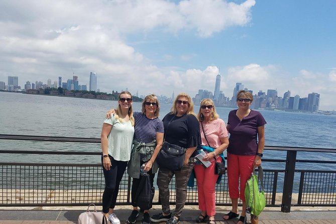 Choose Your Access Statue of Liberty and Ellis Island Small-Group Tour - Why Choose This Tour