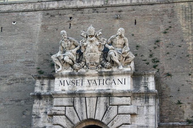 Complete Vatican (Museums, Sistine Chapel, Basilica) - Max 10ppl - Marveling at the Sistine Chapel