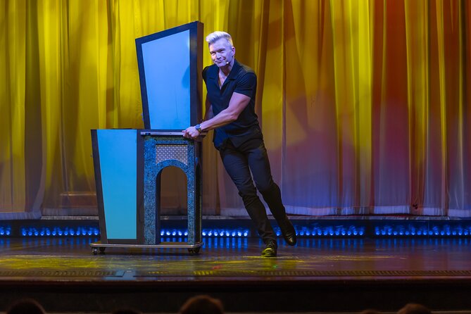 Escape Reality Branson Magic Dinner Show - Memorable Evenings in Branson