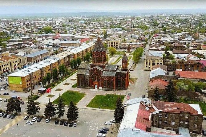Group Tour: Gyumri (Urban Life Museum, Black Fortress, Old Town), Harichavank - Informative Guides and the Tour Experience