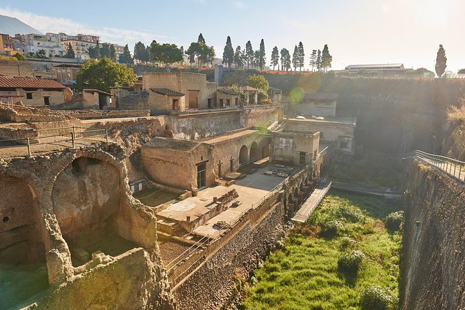 Guided Day Tour of Pompeii and Herculaneum With Light Lunch - Savoring the Included Lunch