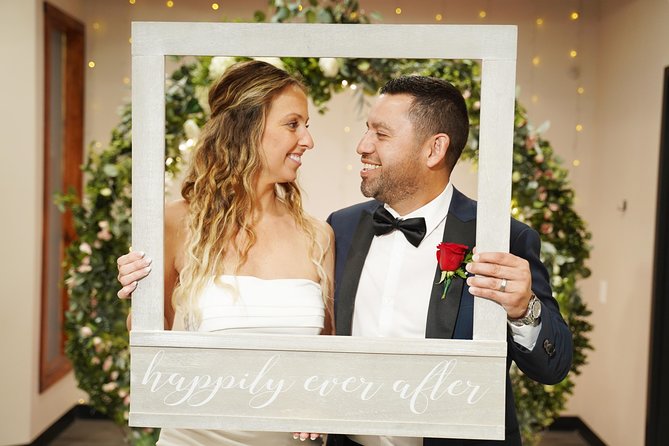 Las Vegas Wedding at The Little Vegas Chapel - Positive Guest Reviews and Ratings