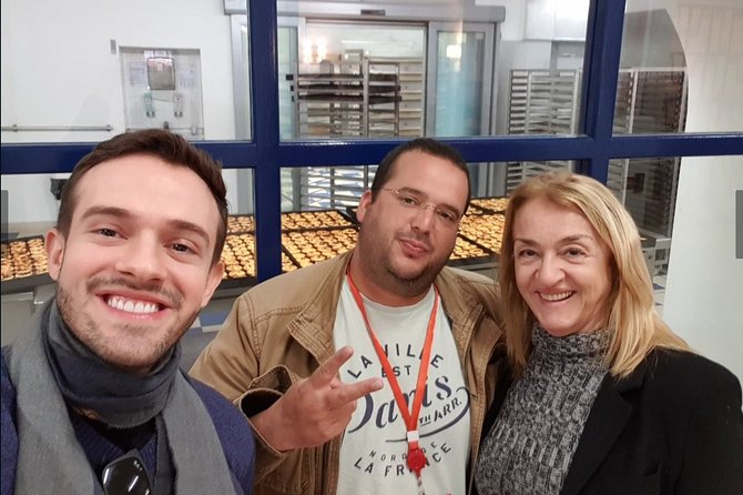 Lisbon Small-Group Sightseeing City Tour With Transportation - Taking in Lisbons Past and Present