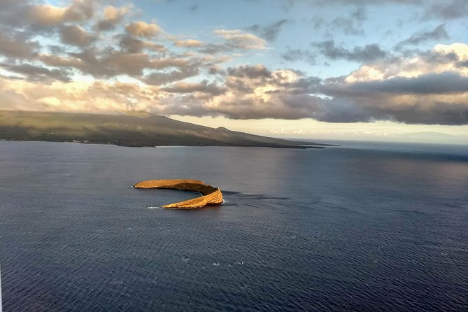 Maui Circle Island-PRIVATE- Air Tour: up to 5: Waterfalls & Lava! - Exploring Mauis Natural Wonders
