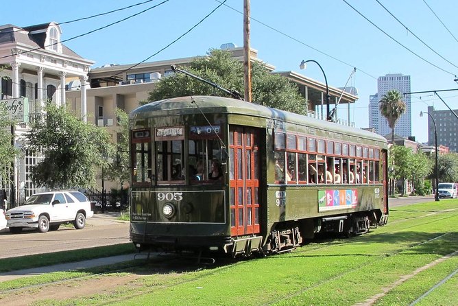 New Orleans City and Cemetery 2-Hour Bus Tour - Garden District and Architecture
