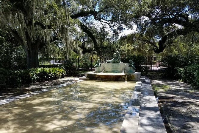 New Orleans Homes of the Rich and Famous Tour of the Garden District - Guided Tour Experience