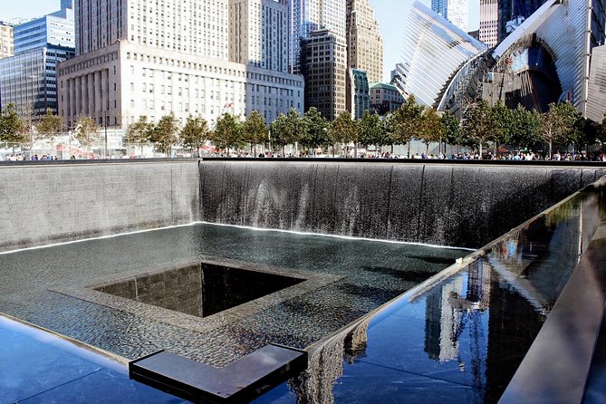 NYC City Tour: Statue of Liberty, 9/11 Memorial, Wall Street - Visiting the Statue of Liberty