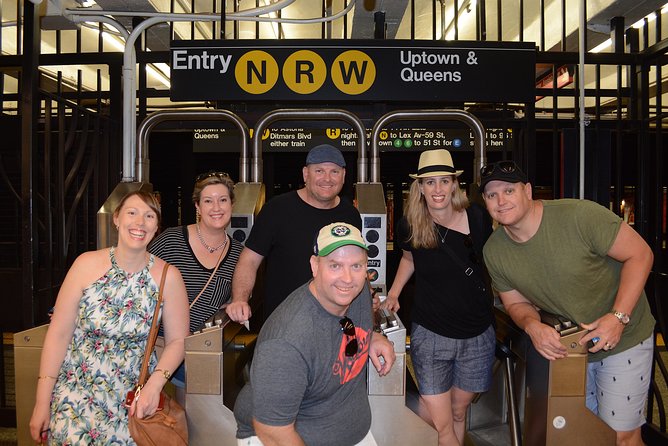 NYC Professional Photoshoot and Walking Tour With Private Guide - What to Expect and How to Book