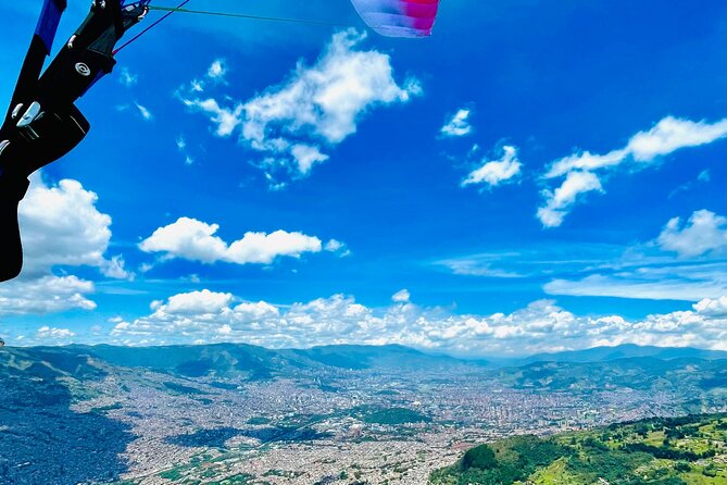Paragliding Tour in Medellín. - Scenic Views and Paragliding Experiences