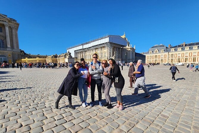 PREMIUM Versailles Golf Carts and Bikes Guided Tour With Lunch - Tips for a Successful Tour