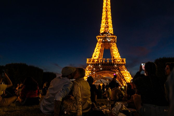 PRIVATE TOUR: Highlights & Hidden Gems of Paris With Locals - Booking Details