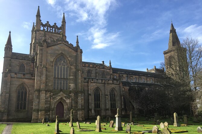 Rosslyn Chapel, Dunfermline Abbey and Stirling Castle Day Tour - Visiting Stirling Castle and Rosslyn Chapel