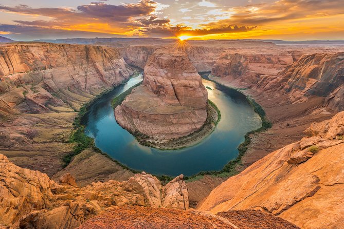 Secret Antelope Canyon & Horseshoe Bend Tour - Capturing the Essence of Horseshoe Bend