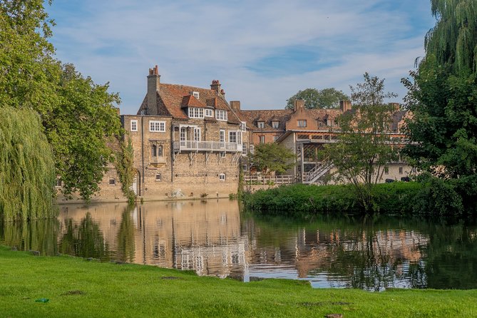 Shared | Cambridge University Punting Tour - The History and Architecture of Cambridge