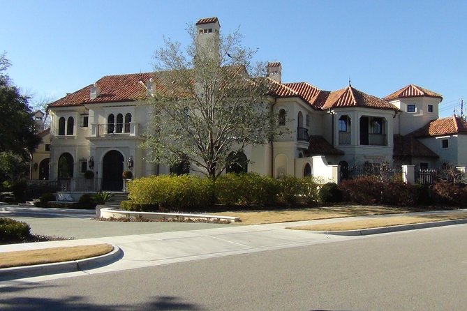 Sightseeing Tour of Dallas - Visiting the Dallas Arts District