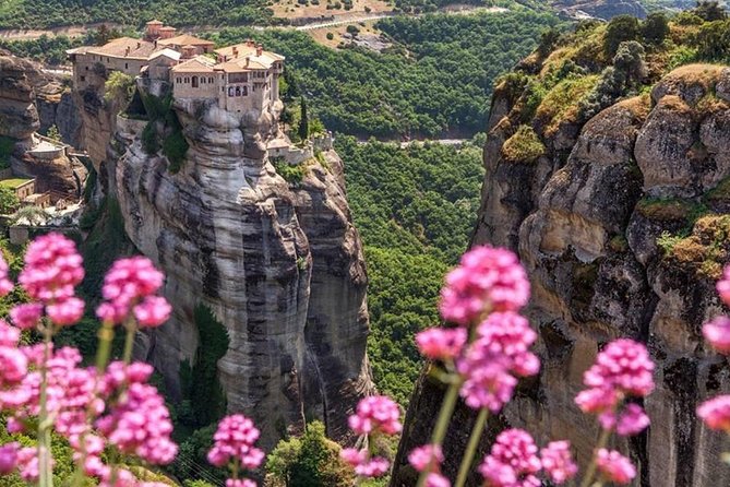 Spectacular Meteora Full Day Private Trip From Athens - Historical Insights at Thermopylae