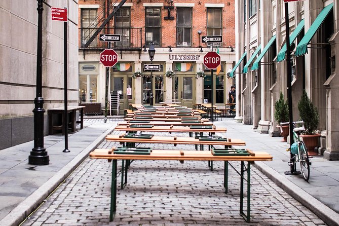 Wall Street Insider Tour With a Finance Professional - About the Tour Guides