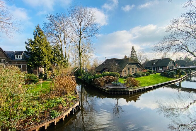 Zaanse Schans and Giethoorn Small-Group Tour With Hotel Pick-Up - What to Expect on the Tour
